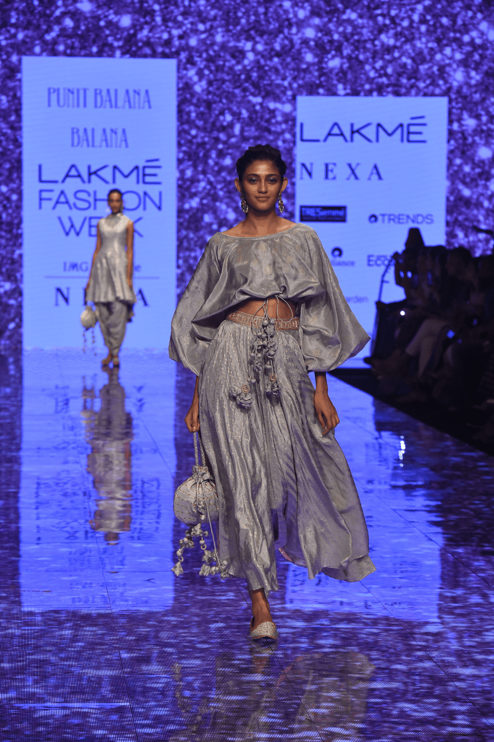 Grey String Loose Top With Skirt With Embellished Belt