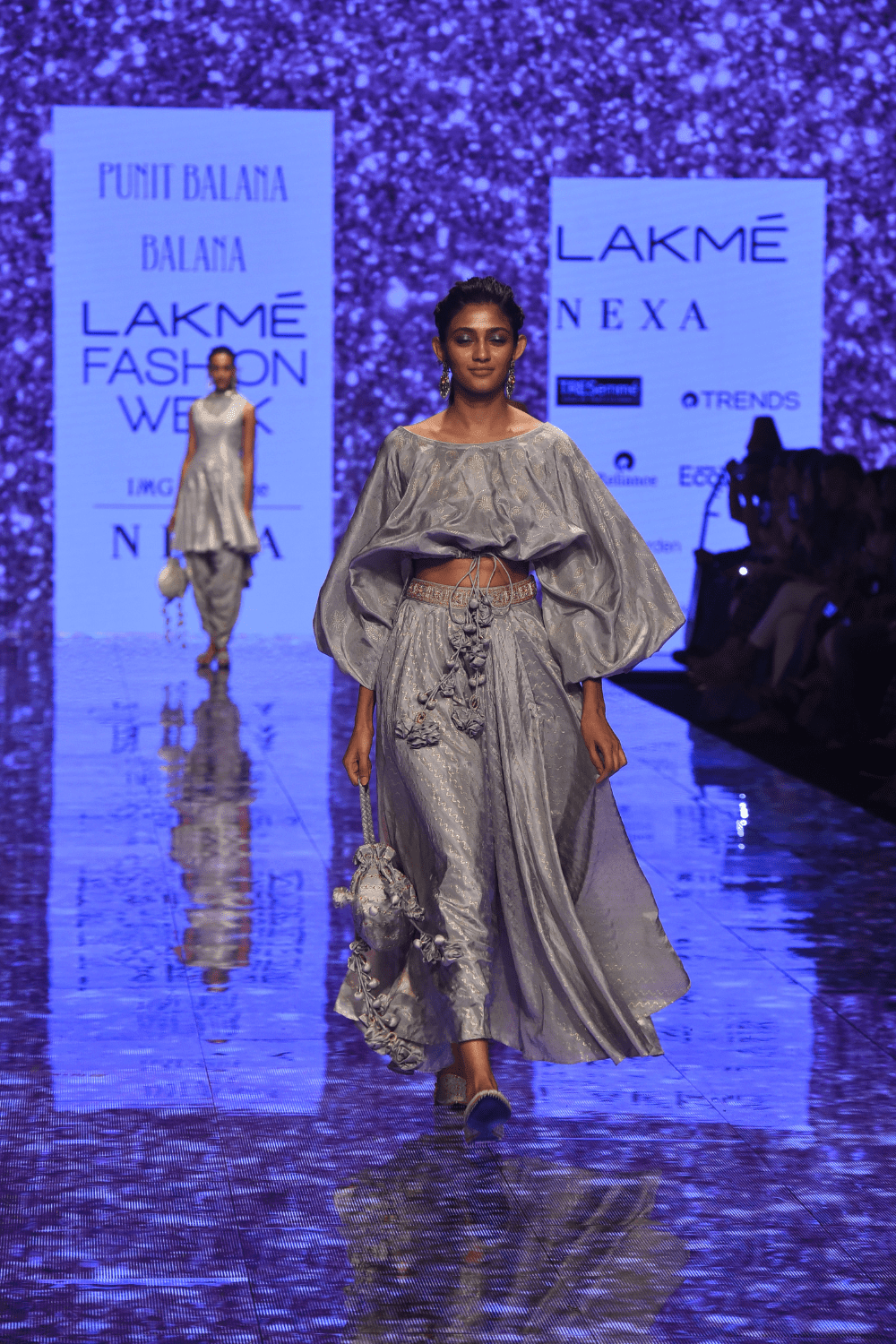 Grey String Loose Top With Skirt With Embellished Belt