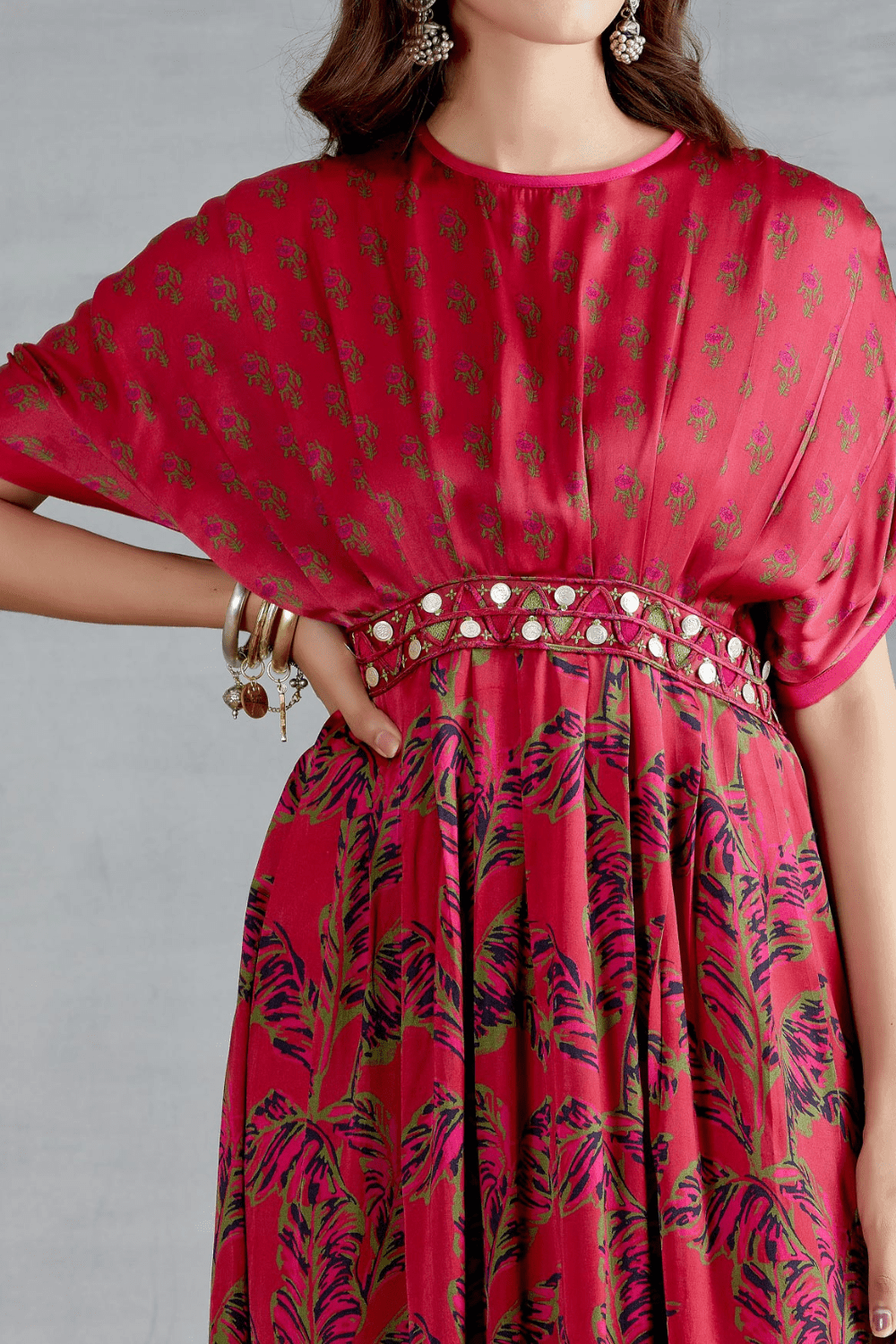 Loose Kaftaan Work With Belt Work