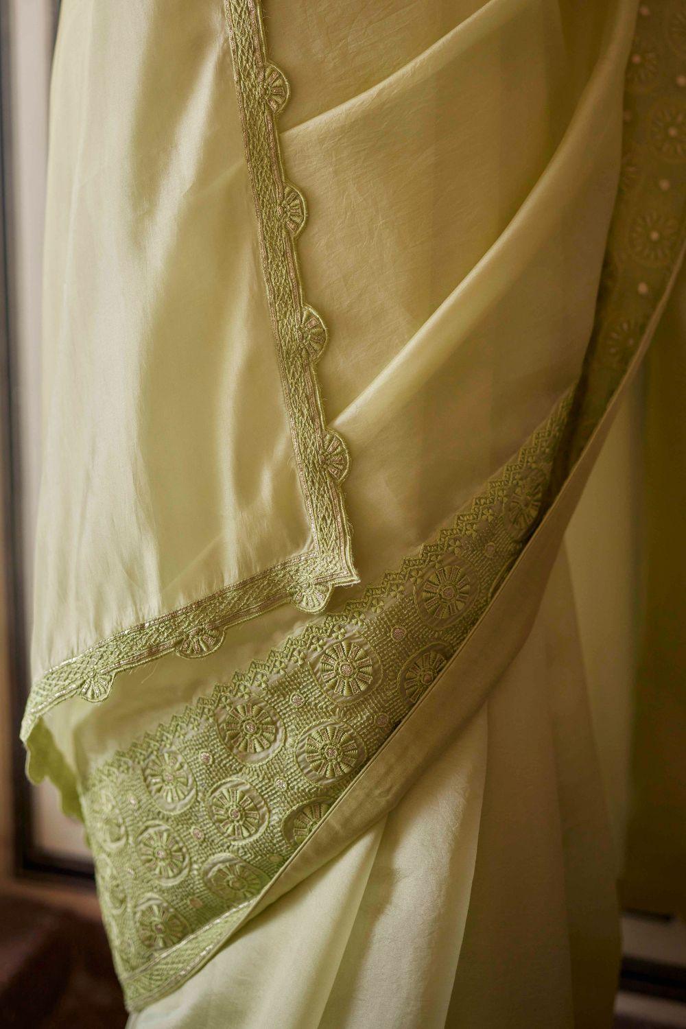 The Jharoka Sari