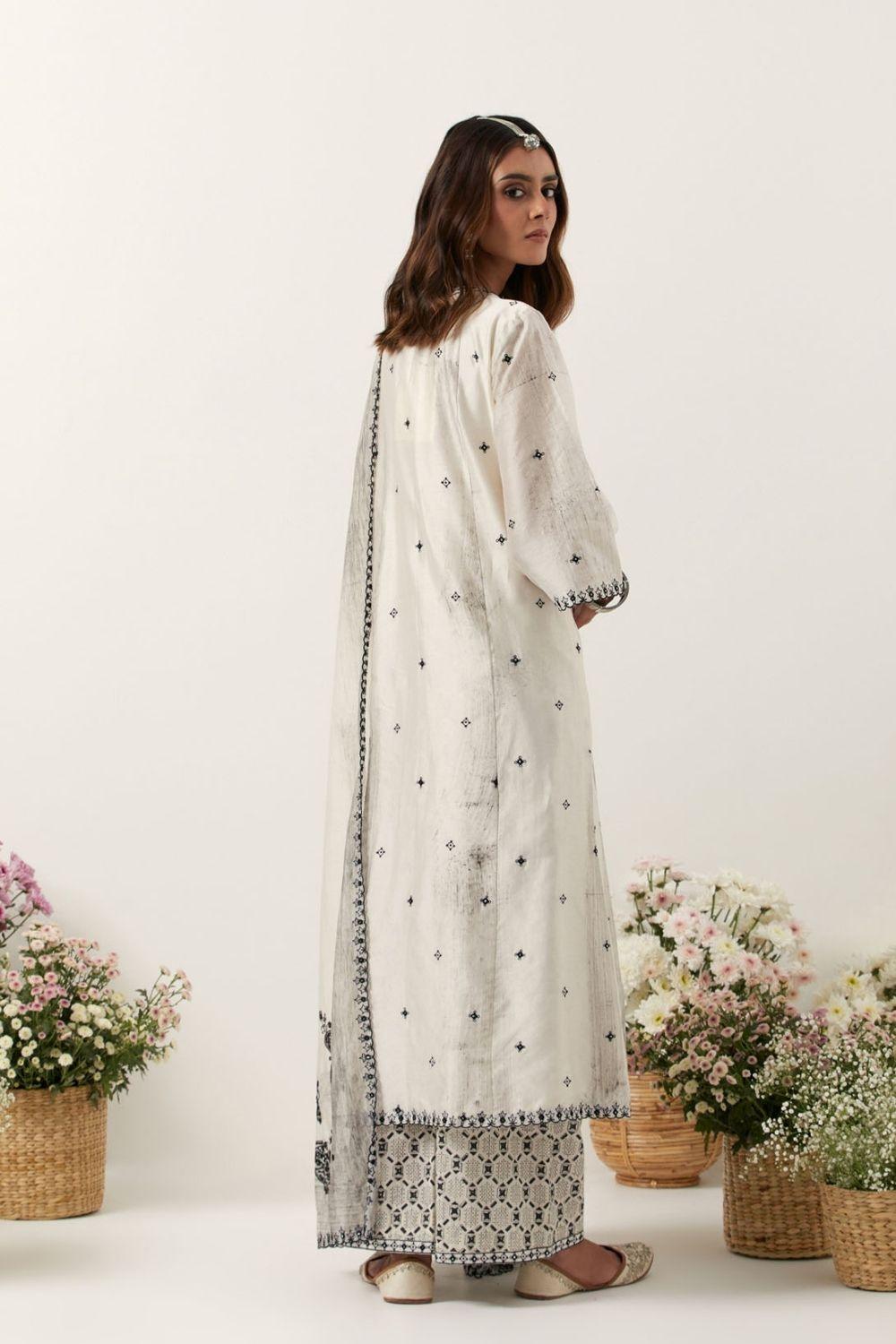 Ivory Kurta Paired With Pants & Dupatta