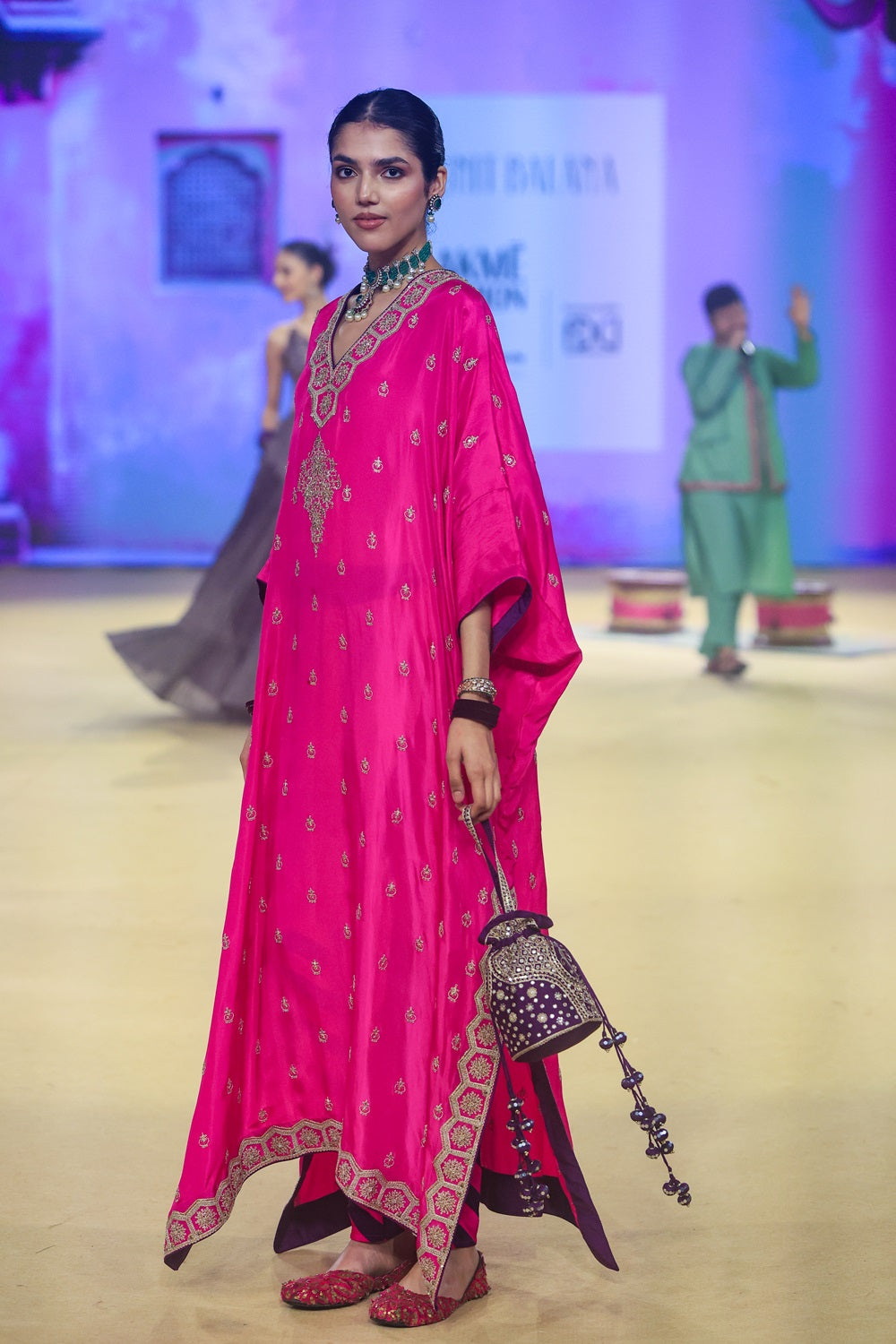 The Gulabi Gulaal Kaftaan Set