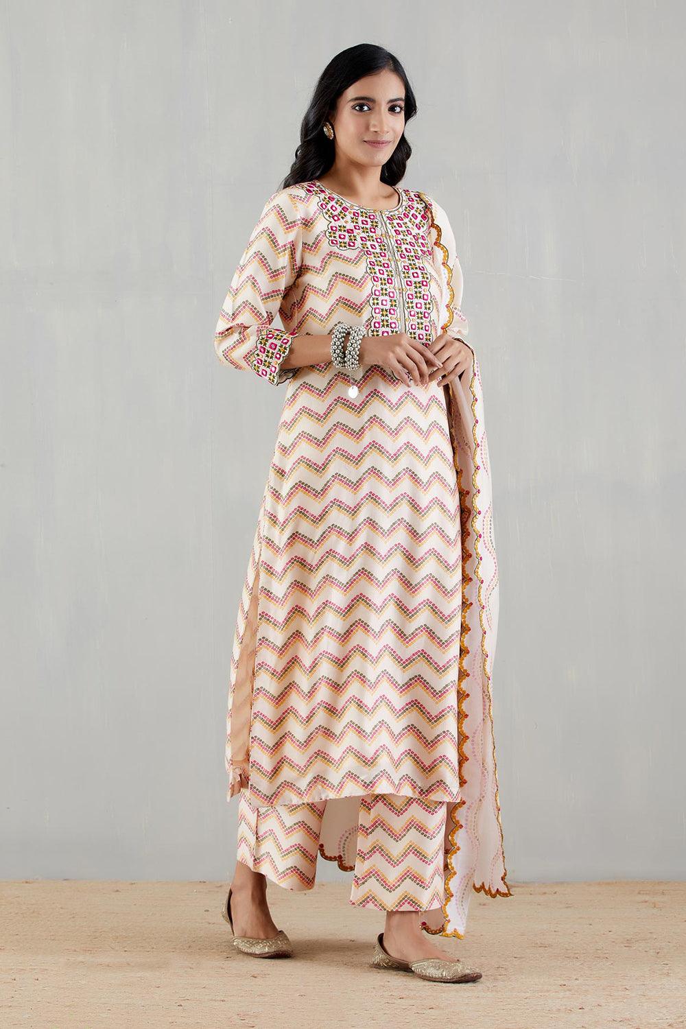 Blush Pink Printed kurta  With Dupatta And Pants